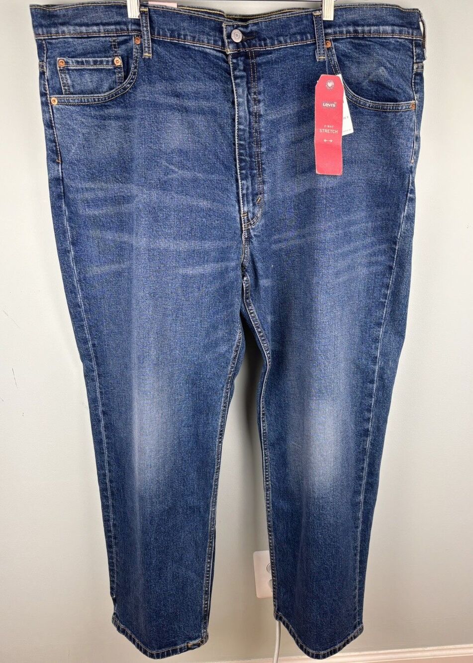 NWT Men’s 46x29 Levi's 550 Dark Wash Relaxed Fit Zip Fly Jeans